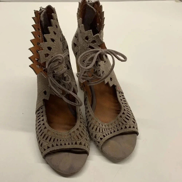 Jeffrey Campbell Cordia Peep Toe Heels Laser Cut Suede High Heels Ankle Size 6.5 - Picture 7 of 12